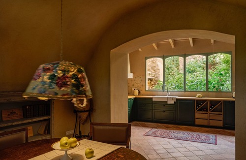 Cruilles Cottage | Casa de Piedra con Jardín y Vistas en Cruilles