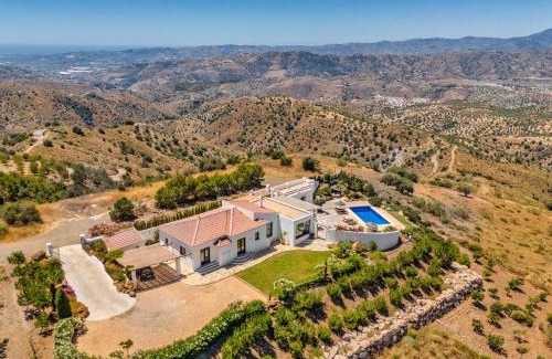 Canillas de Aceituno Villa | Casa de Pilares