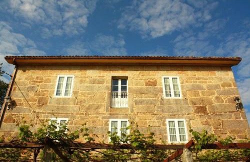 Bealo House | Casa de Turismo Rural Os Petroglifos