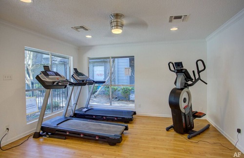 Woodlake - Briar Meadow Apartment | Casa De Vacacion/VACATION APT 1 BEDROOM