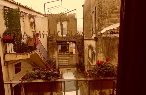 Modica House | Casa degli Avi Donna Peppa in Modica, impossible to imagine magical to live