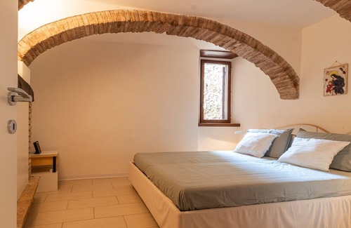 Montecchio Apartment | Casa del Castello, charming flat with village view