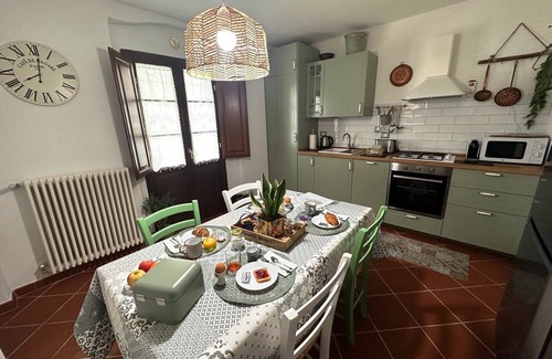 San Giuliano Terme Apartment | Casa del Glicine, apartment in historical palace, between the cities of Pisa and Lucca
