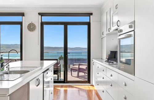 Marengo House | Casa del Mar - A stylish coastal retreat