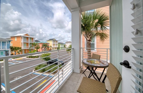 West Kissimmee Cottage | Casa Del Mar Cottage near Disney with Margaritaville Resort & Island H2O Access.
