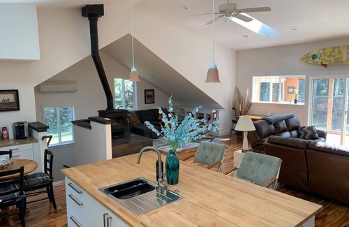 Bandon House | " Casa Del Mar" (House by the Sea) Forest Retreat