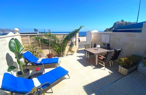 Cala House | Casa del Mar - Immaculate 1-Bed House in Benidorm