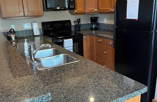 Okanagan-Similkameen Condo | Casa Del Mila Oro Beachfront 2 Bedroom Condo; Book for Spring/Summer 2026