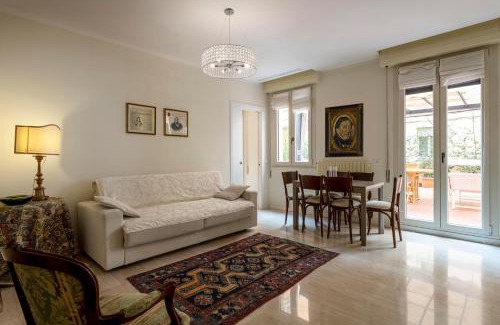 Pesaro Apartment | Casa del Teatro appartamento con splendida terrazza di fronte al Teatro Rossini