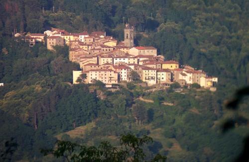 Bagni di Lucca House | Casa dell 'Vista Gorgeous Remodeled Stone Country House in Rural Northern Tuscany
