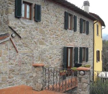 Bagni di Lucca House | Casa dell 'Vista Gorgeous Remodeled Stone Country House in Rural Northern Tuscany
