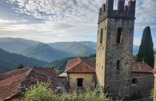 Bagni di Lucca House | Casa dell 'Vista Gorgeous Remodeled Stone Country House in Rural Northern Tuscany