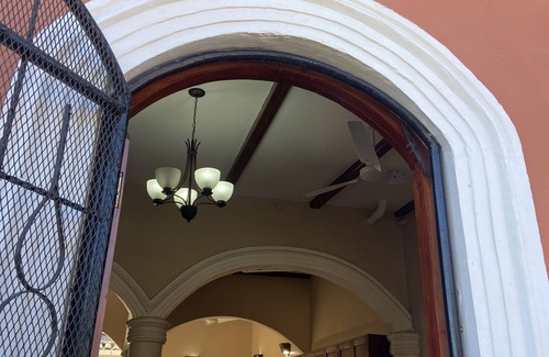 Granada House | CASA DELUS Fabulous Home with Private in Door Pool within Tourist Locationn