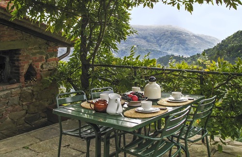 Pietrabuona House | Casa di Alfiero del Podere Cima di Zano - apartment for 4 people