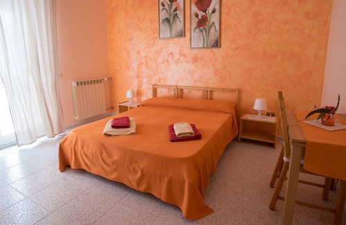 Rodio House | Casa Di Bello Orange Studio Apartment