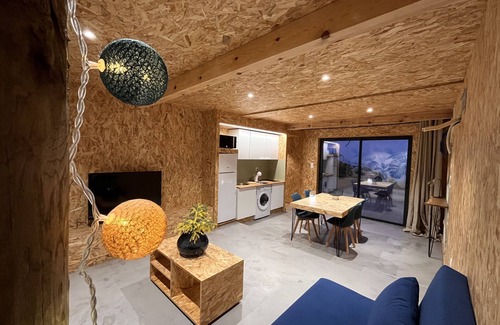 Cardo Villa | Casa Di Legnu, downstairs villa on the heights of BASTIA
