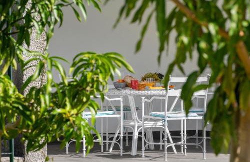 Santa Cruz House | Casa do Beiral by An Island Apart