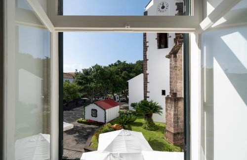 Santa Cruz House | Casa do Beiral by An Island Apart