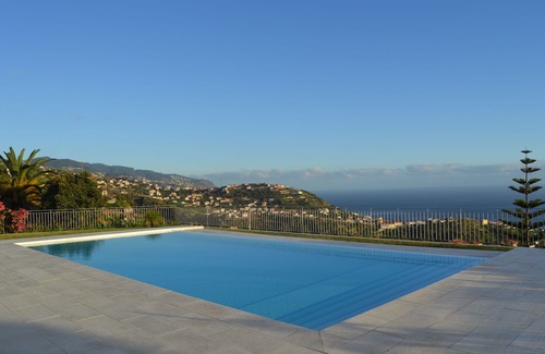 Canhas House | Casa do Lado - Ideal house for a couple and one or two children