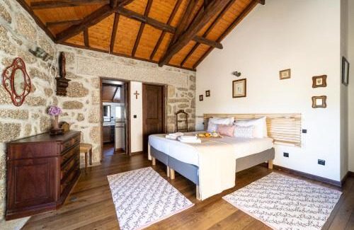 Vieira do Minho House | Casa do Souto Vieira do Minho - Casa Rural com piscina by House and People