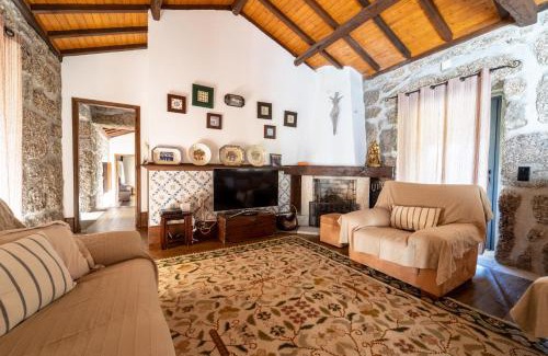 Vieira do Minho House | Casa do Souto Vieira do Minho - Casa Rural com piscina by House and People