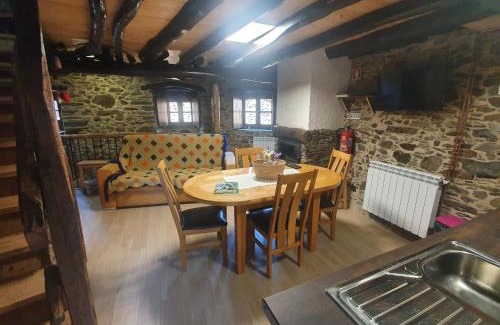 Lousa House | Casa do Talasnal Montanhas de Amor