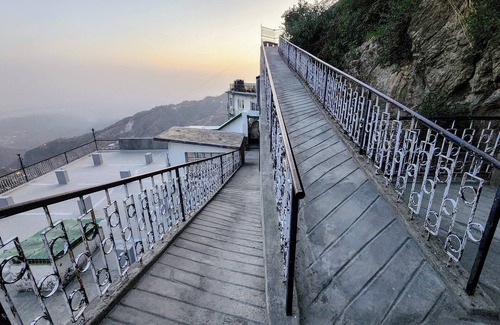 Mussoorie Apartment | Casa Doon Vista, 2 Bedroom Charming apartment with Awesome Doon Valley View