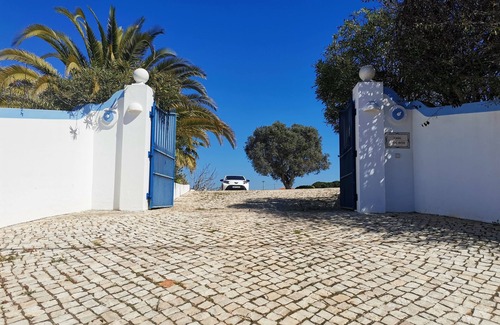 Lagoa e Carvoeiro House | CASA DOS AVOS, Stylish vacation home in a nature reserve near the beach with pool