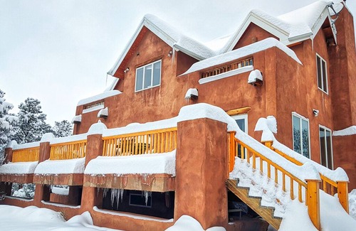 Valdez House | ★ Casa Dos Burros- Fireplace, Hot Tub, Ski, Hike, 🏔 Views, 🐶Dog Friendly