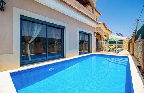 Lagos Villa | Casa dos Sonhos - with pool, BBQ and pizza ovenn