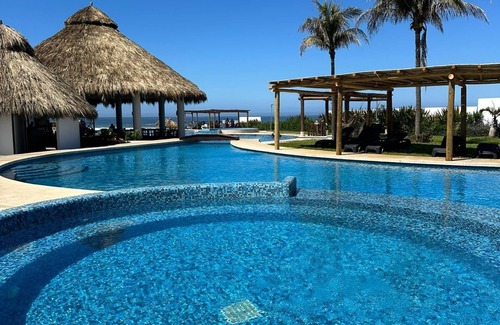 Puente del Mar House | Casa Dream Diamante Acapulco C4B, with private beach club.