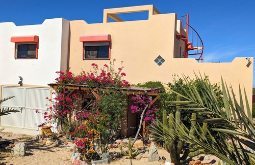 Los Frailes House | Casa El Coyote, 3bedrooms/2 baths home with private pool near Cabo Pulmo