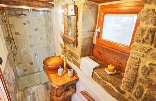 Castel Focognano House | Casa Elia Comfortable holiday residence