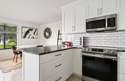Palm Beach - West Palm Beach House | Casa en el Lago - Private Pool, Mins to DT + Beach