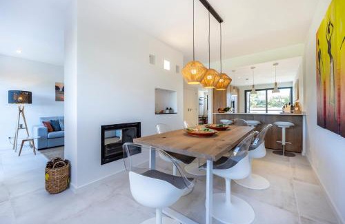 Cerro de Aguia House | Casa Esmarand