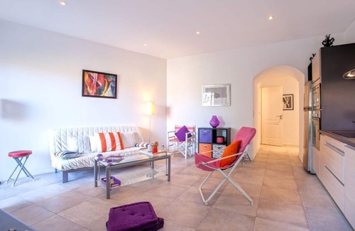 Erbalunga Apartment | Casa Estel - Pink, apartment in downtown of Erbalunga