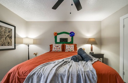 South Manchaca Apartment | Casa Feliz - Festive SoCo apt1/1