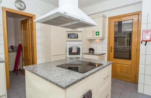Lagoa e Carvoeiro Villa | Casa Figueira - Heated swimming pool, 5 minute drive to beach and town centre