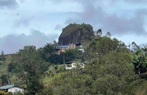 Marinilla Villa | Casa finca amplia y acogedora en Guatape