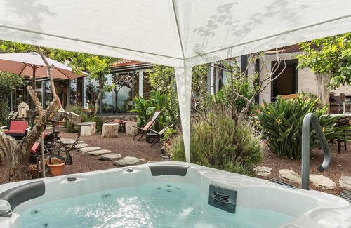 Arucas Villa | "Casa Finca Doñana" with Mountain View, Private Garden, Jacuzzi & WiFi