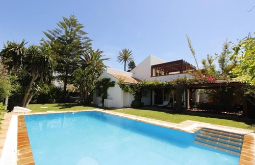 Conil de la Frontera House | Casa Fiona B - Luxury holiday home with pool very close to the beach