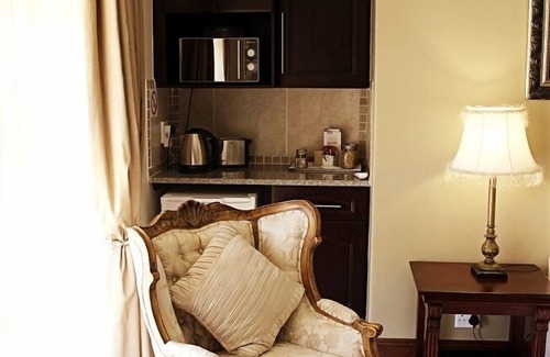 Silver Lakes House | Casa Flora Guesthouse
