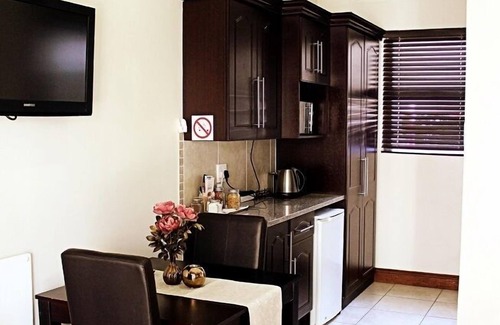 Silver Lakes House | Casa Flora Guesthouse