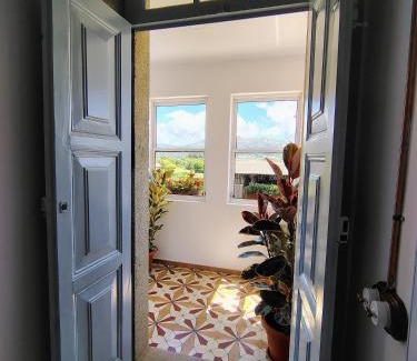 Tabagon House | Casa Folhas Novas