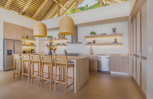 Uvita Villa | Casa Frenchie: Luxury Oceanview Jungle Villa 12pp