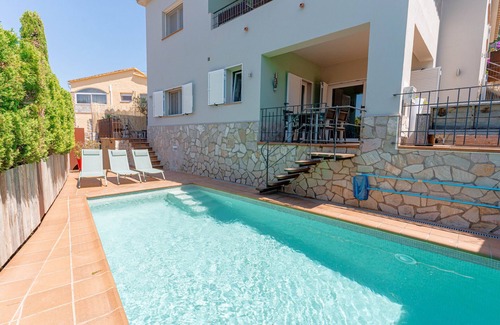 Pals Apartment | Casa Fuera great modern apartment