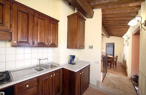 Lano House | Casa Gelso C: A cozy and welcoming apartment that is part of an ancient country house in the characteristic style of the Tuscan countryside, with Free WI-FI.