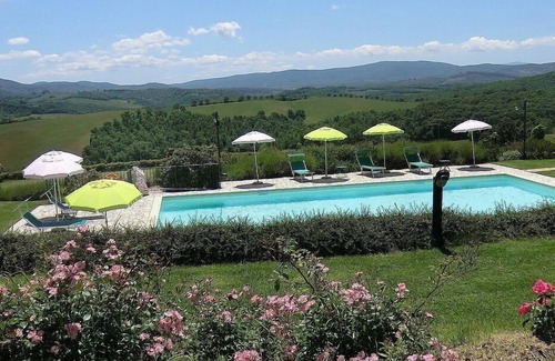 Lano House | Casa Gelso C: A cozy and welcoming apartment that is part of an ancient country house in the characteristic style of the Tuscan countryside, with Free WI-FI.