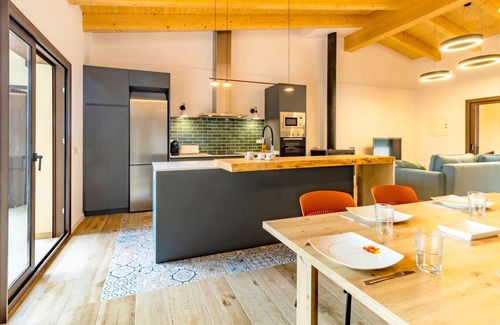 Camos House | Casa Gessamí – Holiday home near Lake Banyoles