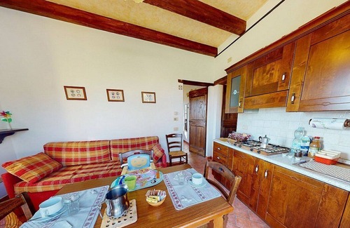 Umbertide House | Casa Gioele B: A welcoming apartment situated in a quiet location, a few minutes from the town center, with Free WI-FI.